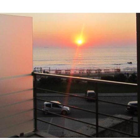 Oceanview Apartment On Beach Near Porto Вила-Нова-ди-Гая Экстерьер фото